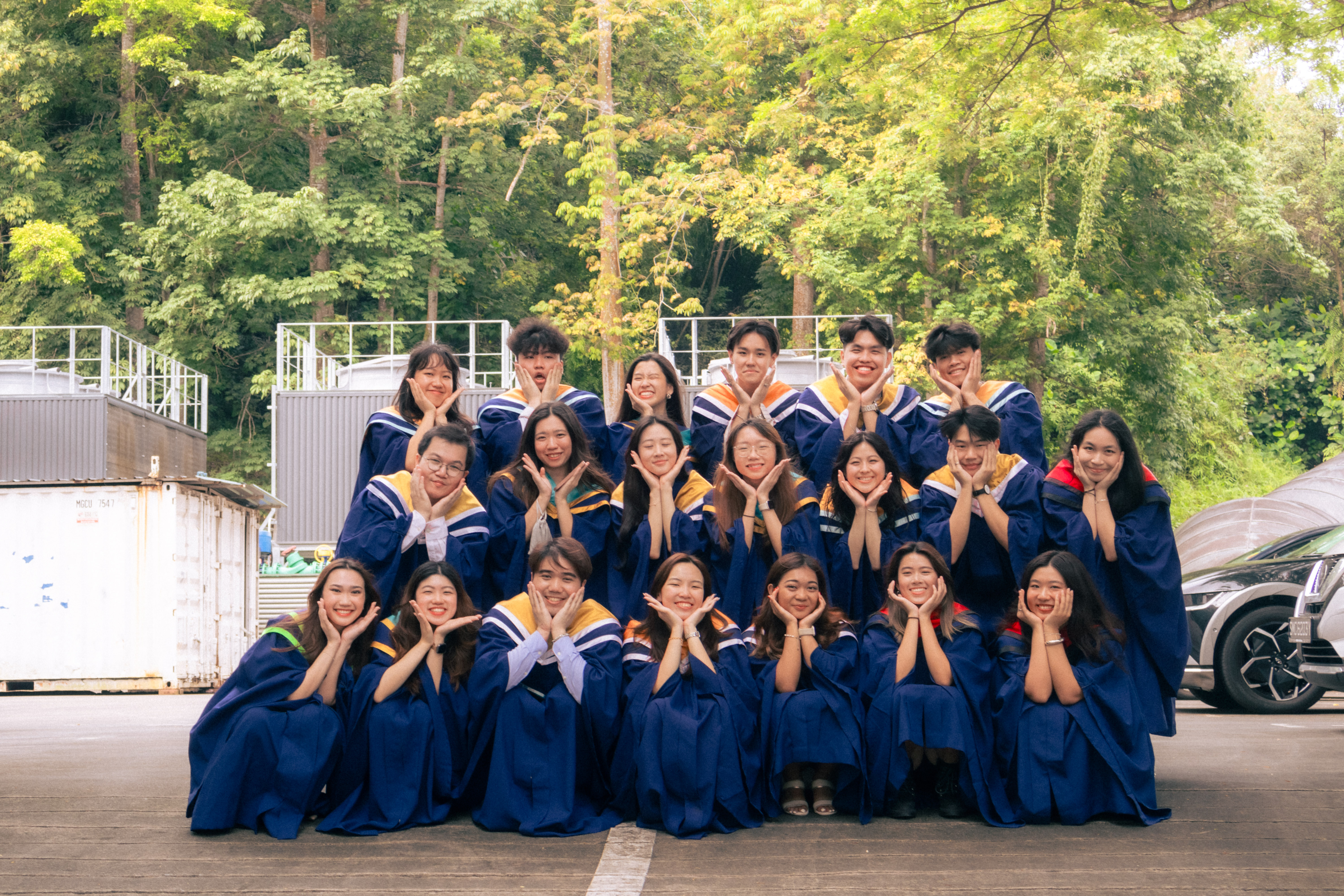 Strawberry Stretch at NTU [Big Group Photo]