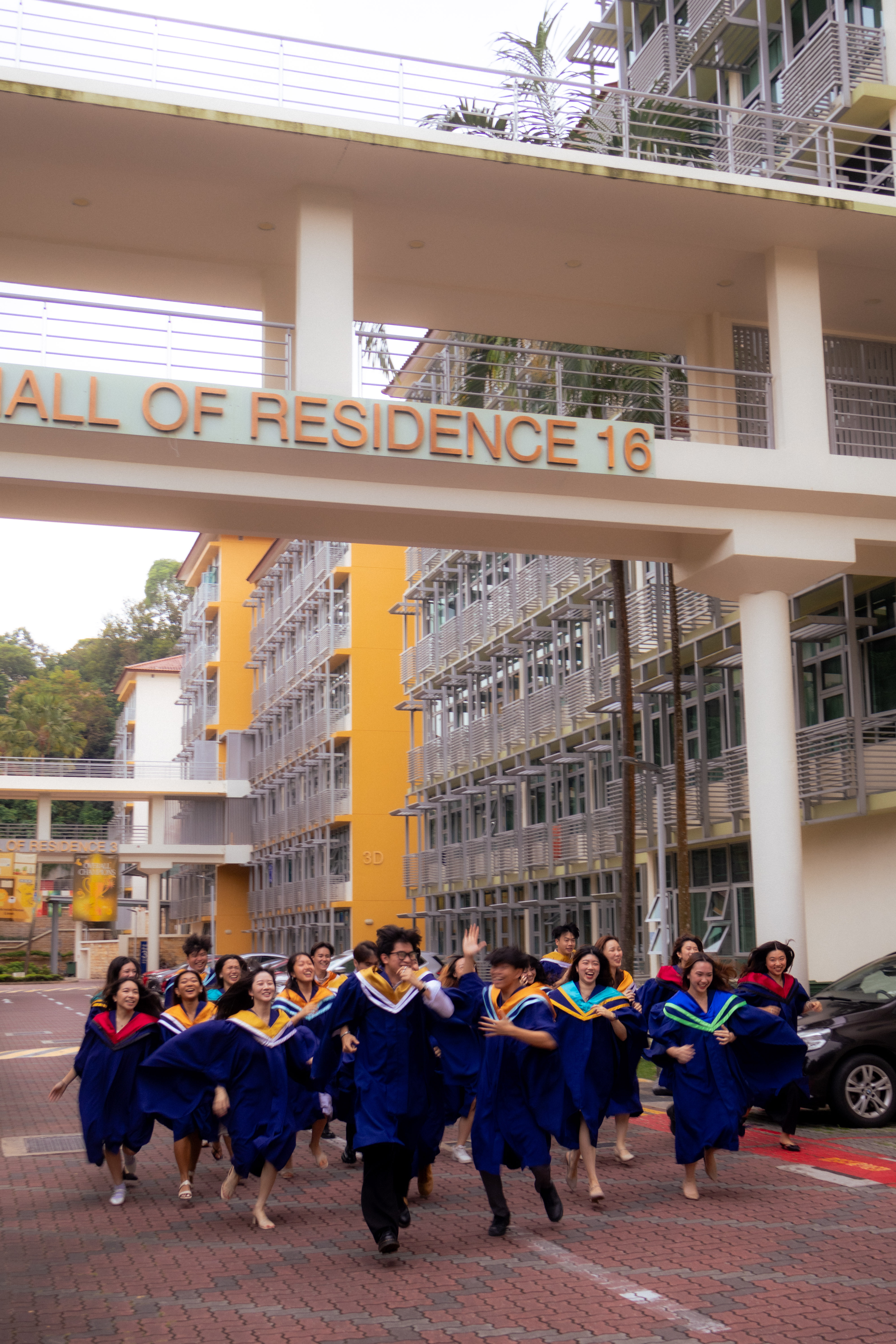 Strawberry Stretch at NTU [Big Group Photo]